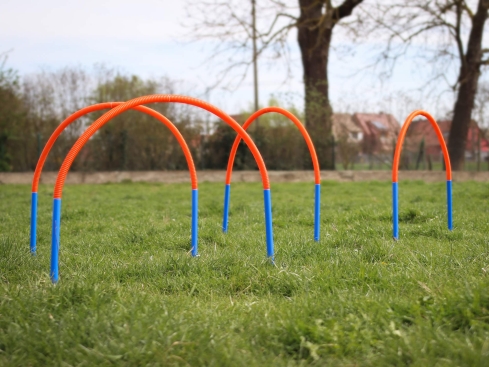 Hoopers Bogen Set aus Kunststoff mit Erdspießen