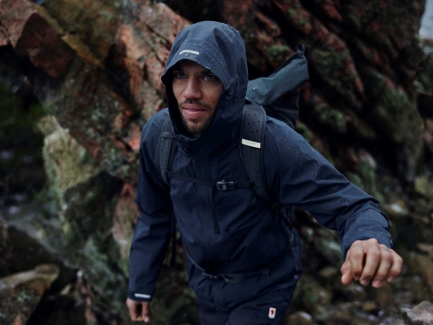 Fjällräven High Coast Regenjacke für Herren schwarz